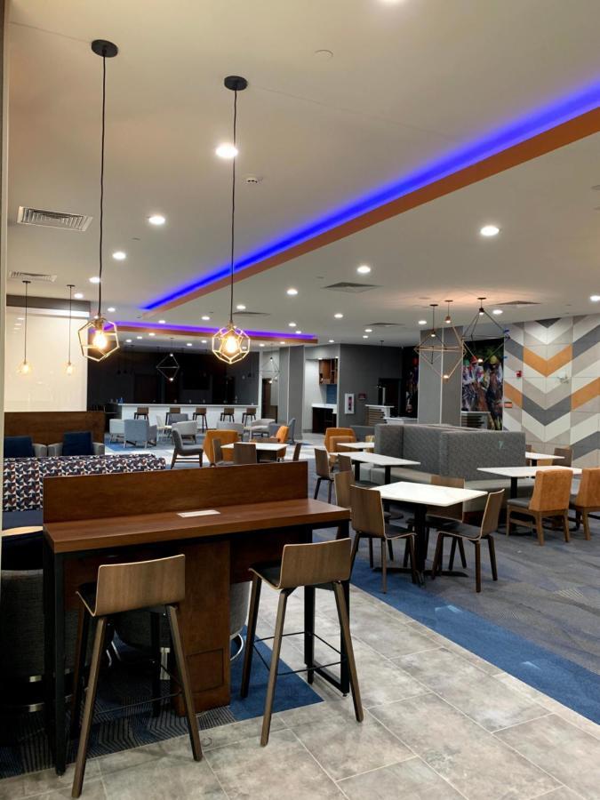 La Quinta & By Wyndham Ne - Old Henry Rd Hotel 2*