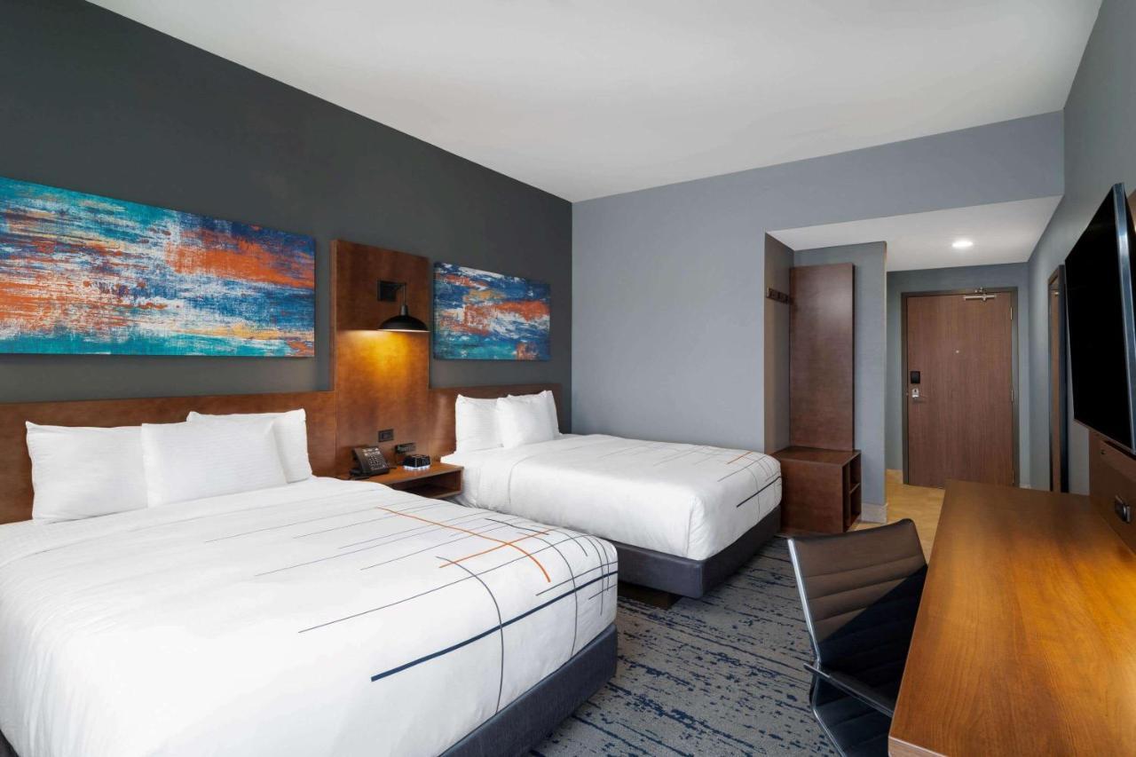 La Quinta & By Wyndham Ne - Old Henry Rd Hotel