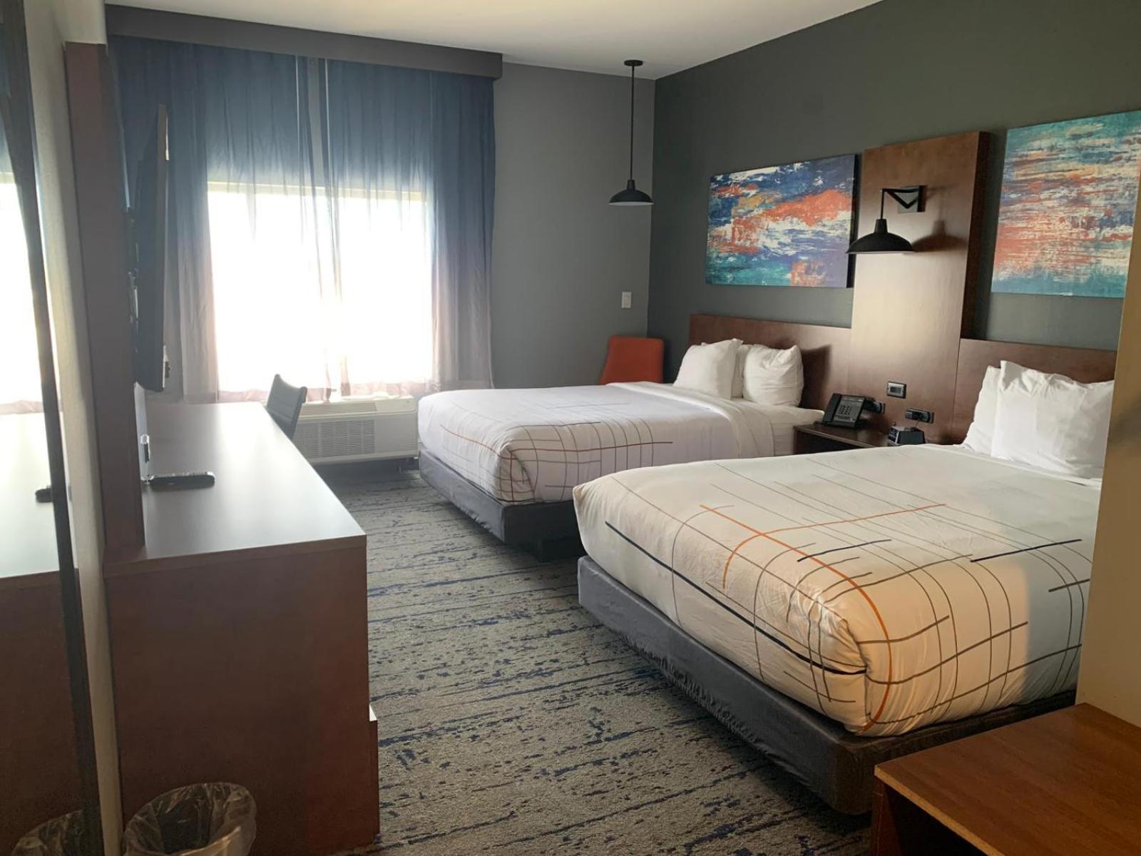 La Quinta & By Wyndham Ne - Old Henry Rd Hotel