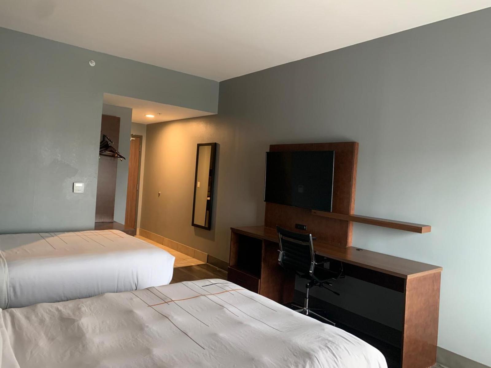 La Quinta & By Wyndham Ne - Old Henry Rd Hotel 2*